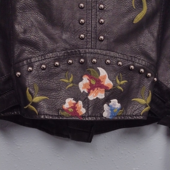 Black Leather Synthetic Motorcycle Jacket with Floral Embroidery - Picture 8 of 16